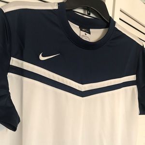 Women Navy and white XL Nike dry-fit shirt
